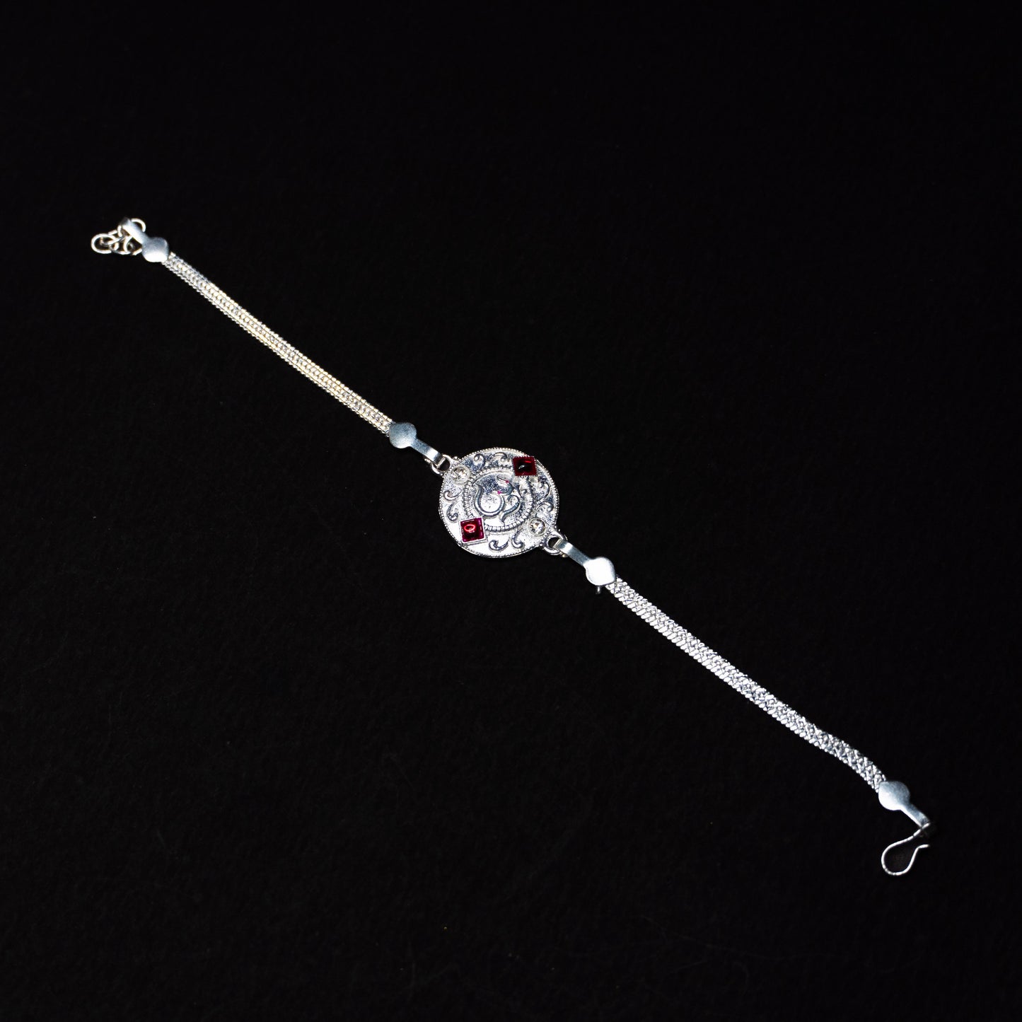 Divine Grace Silver 0.01 Carat Lab Diamond 925 Silver Rakhi