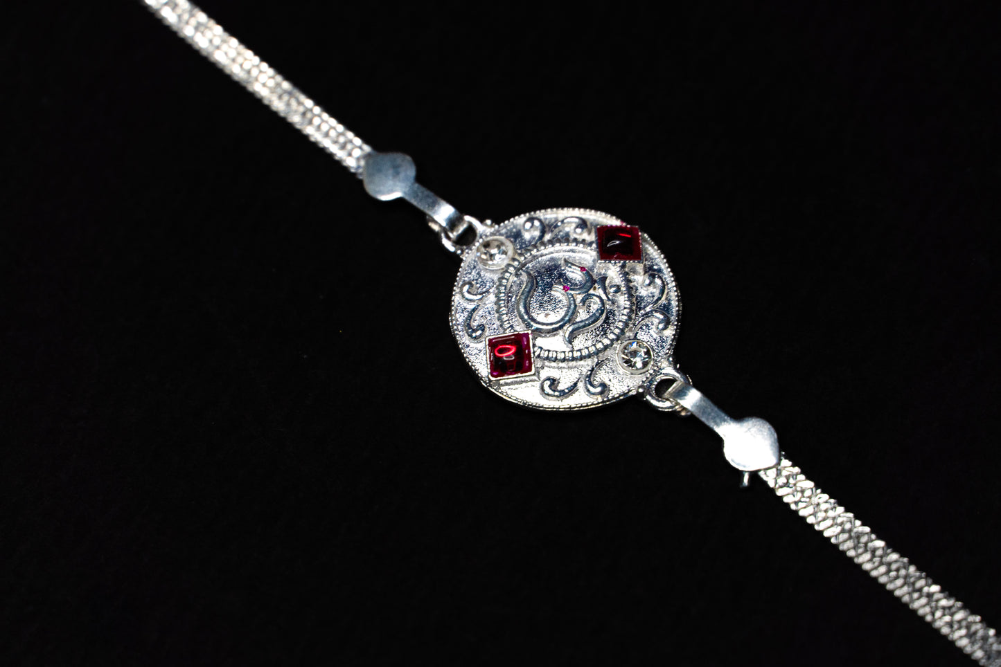 Divine Grace Silver 0.01 Carat Lab Diamond 925 Silver Rakhi