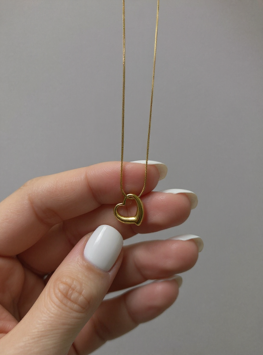 Swaying Heart Necklace