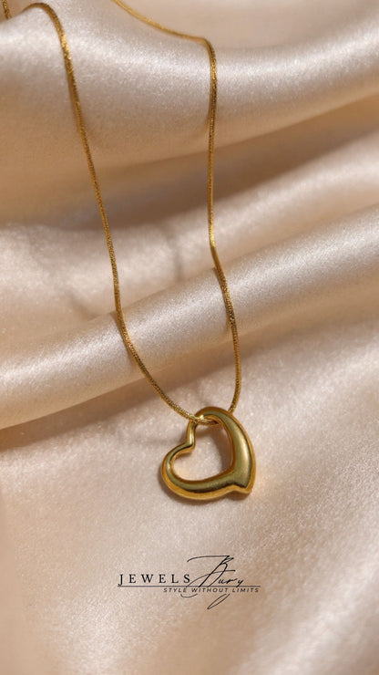 Swaying Heart Necklace