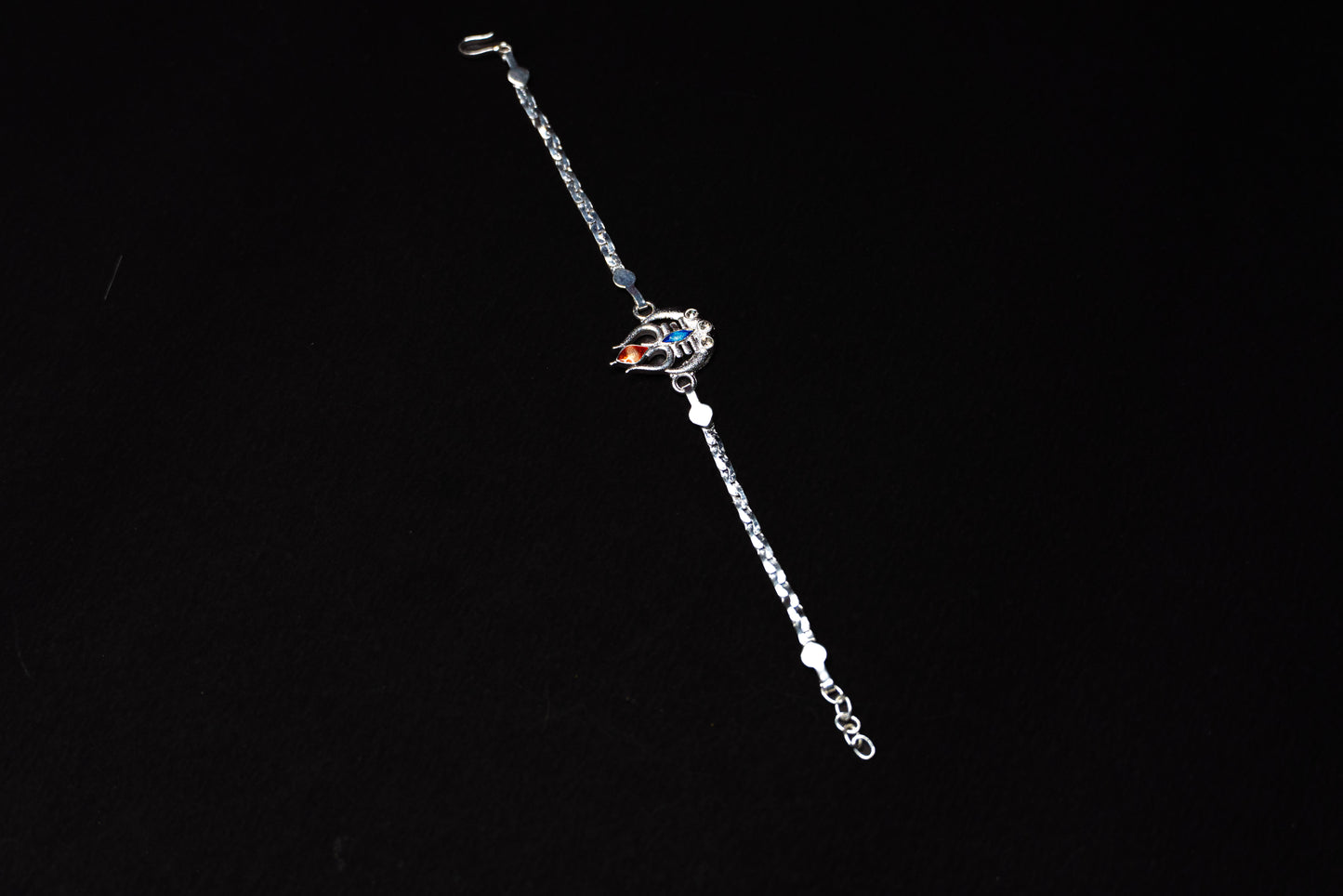 Shiva 0.01 Carat Lab-Grown Diamond 925 Silver Rakhi