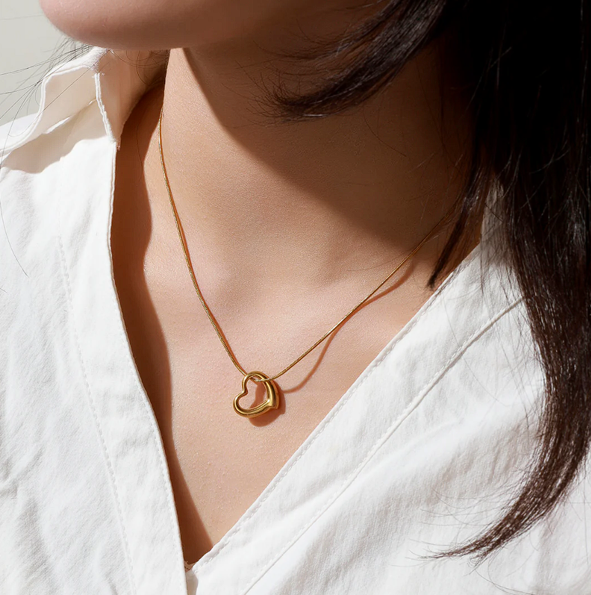 Swaying Heart Necklace
