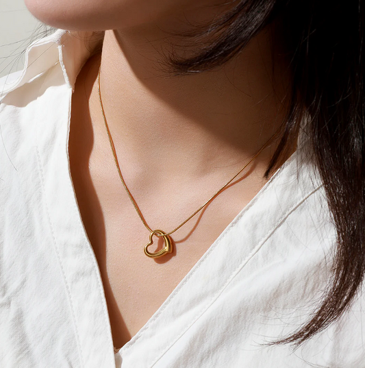 Swaying Heart Necklace
